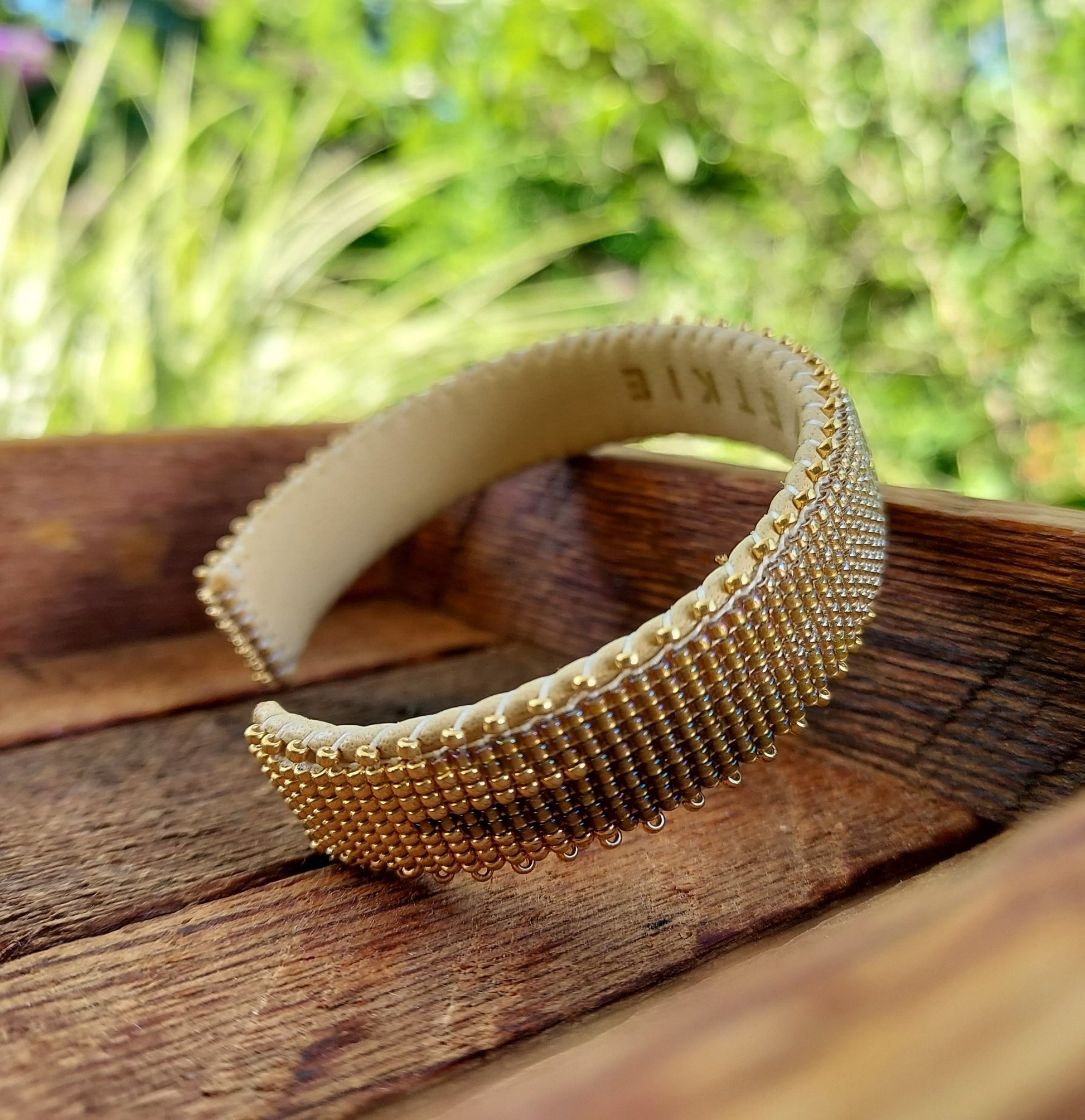 Etkie Bracelet - Aasha Glass Cuff Small 
